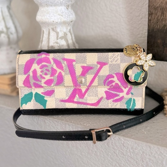 Louis Vuitton Handbags - Louis Vuitton Damier Sarah Long Bifold Wallet art crossbody
